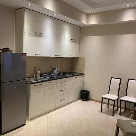 Apartment Three Bedroom In Saburtalo Tbilisi Luaran gambar
