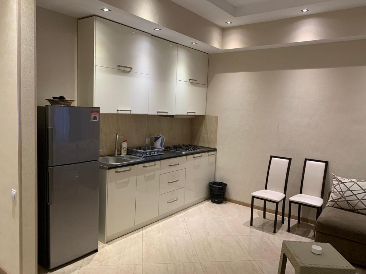 Apartment Three Bedroom In Saburtalo Tbilisi Luaran gambar