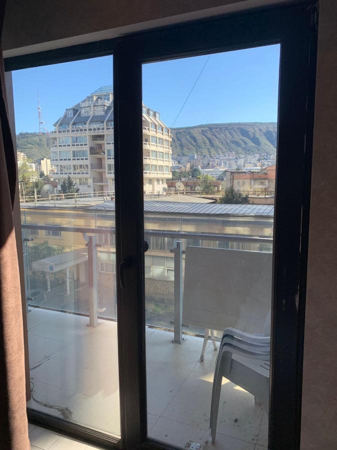 Apartment Three Bedroom In Saburtalo Tbilisi Luaran gambar