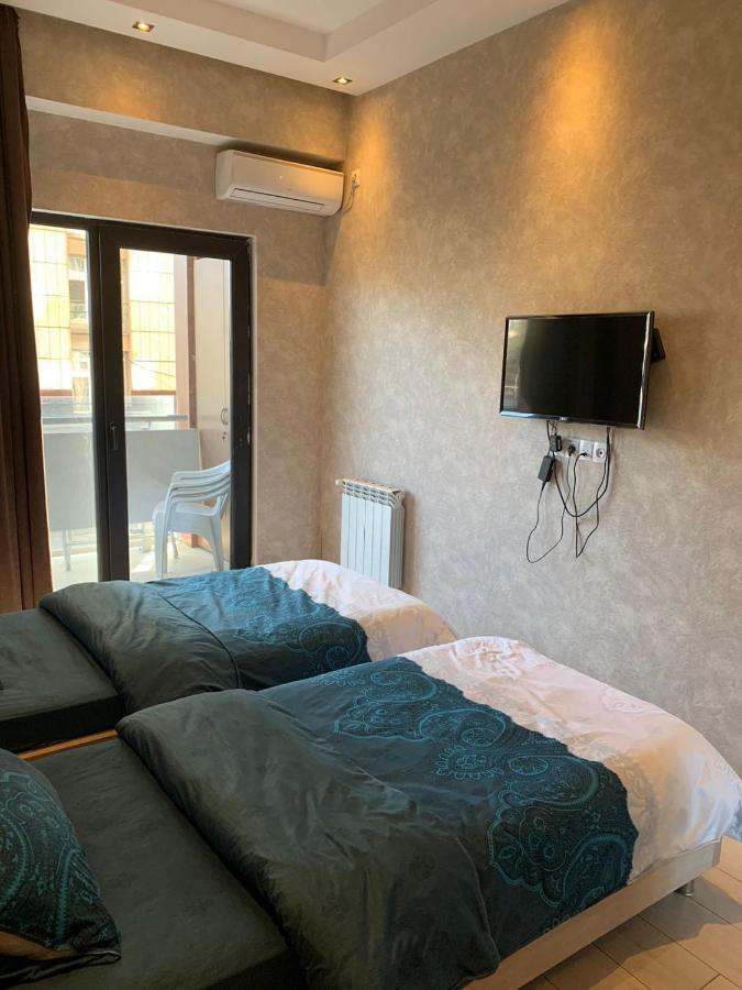 Apartment Three Bedroom In Saburtalo Tbilisi Luaran gambar